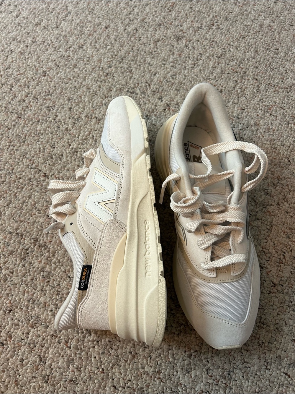 New Balance Cream / Off-White Women's Sneakers